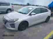 2018 Hyundai Ioniq Blue z VIN KMHC65LC9JU097588, wystawiony jako IAAI lot #43112792 z przebiegiem 243 546 mil mil oraz . Historia ofert i sprzedaży dostępna na DreamBid. Obrazek 18.