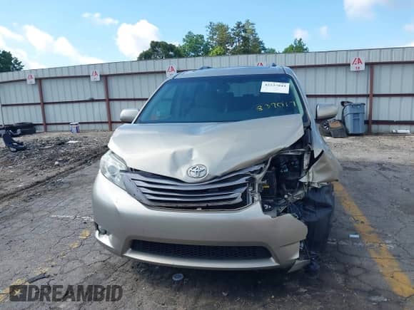 2017 Toyota Sienna XLE Auto Access Seat с VIN 5TDYZ3DC4HS837017, выставлен на аукционе IAAI как лот 42237044 с пробегом 91 041 миль миль и . История ставок и продаж доступна на DreamBid. Изображение 6.