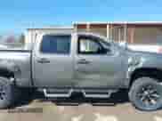 2011 Chevrolet Silverado 1500 LS z VIN 3GCPKREA9BG182360, wystawiony jako IAAI lot #41782080 z przebiegiem 214 465 mil mil oraz . Historia ofert i sprzedaży dostępna na DreamBid. Obrazek 13.
