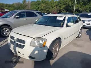 2005 Dodge Magnum RT with VIN 2D4GV58205H541963, listed as a IAAI auction lot 43318789 with Not provided miles and . Bid and sale history available at DreamBid. Image 2.