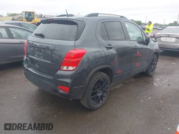 2021 Chevrolet Trax LT with VIN KL7CJLSB3MB331480, listed as a IAAI auction lot 42269256 with 71,680 mi miles and . Bid and sale history available at DreamBid. Image 4.