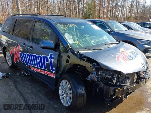 2017 Toyota Sienna XLE Auto Access Seat z VIN 5TDYZ3DCXHS792973, wystawiony jako IAAI lot #41586449 z przebiegiem 113 125 mil mil oraz . Historia ofert i sprzedaży dostępna na DreamBid. Obrazek 1.