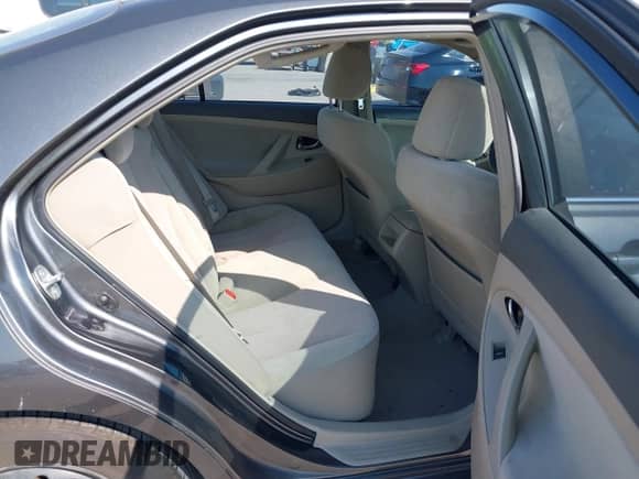 2010 Toyota Camry LE с VIN 4T4BF3EK5AR004995, выставлен на аукционе IAAI как лот 43233838 с пробегом 140 974 миль миль и . История ставок и продаж доступна на DreamBid. Изображение 8.