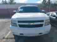 2010 Chevrolet Suburban LT z VIN 1GNUCJE05AR210539, wystawiony jako IAAI lot #41805107 z przebiegiem 166 305 mil mil oraz . Historia ofert i sprzedaży dostępna na DreamBid. Obrazek 12.