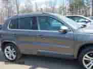 2016 Volkswagen Tiguan S with VIN WVGAV7AX3GW537541, listed as a IAAI auction lot 41834410 with 39,024 mi miles and . Bid and sale history available at DreamBid. Image 13.