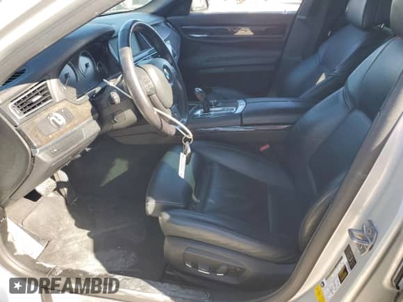 2013 BMW 7 Series 750i with VIN WBAYA8C54DC996698, listed as a Copart auction lot 53235915 with 116,247 mi miles and Salvage title. Bid and sale history available at DreamBid. Image 7.
