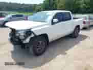 2025 Nissan Frontier SL с VIN 1N6ED1EJ4SN602923, выставлен на аукционе IAAI как лот 42585618 с пробегом 3 820 миль миль и . История ставок и продаж доступна на DreamBid. Изображение 2.