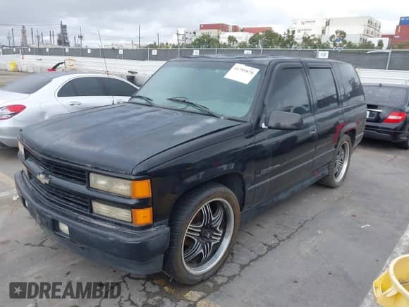 2000 Chevrolet Tahoe Limited с VIN 1GNEC13R7YR151624, выставлен на аукционе IAAI как лот 41785878 с пробегом 227 576 миль миль и . История ставок и продаж доступна на DreamBid. Изображение 2.
