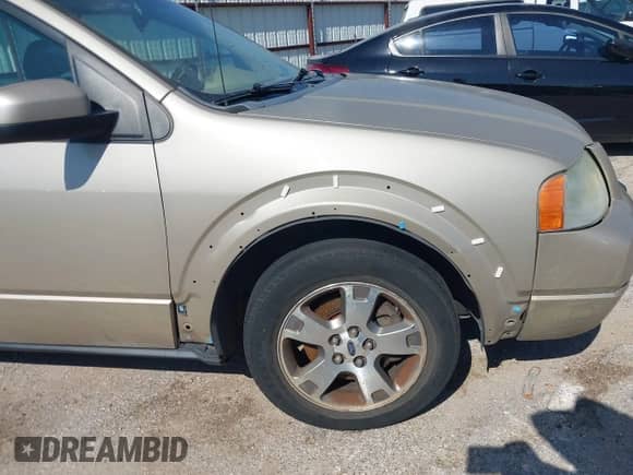 2006 Ford Freestyle Limited с VIN 1FMDK03106GA00530, выставлен на аукционе IAAI как лот 43317240 с пробегом 207 702 миль миль и . История ставок и продаж доступна на DreamBid. Изображение 6.