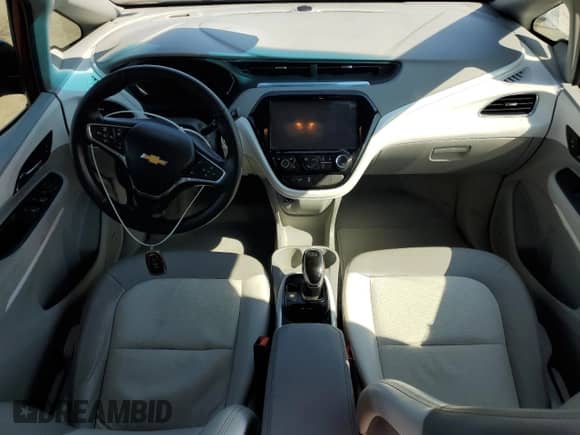 2017 Chevrolet Bolt EV Premier z VIN 1G1FX6S02H4150260, wystawiony jako Copart lot #70737633 z przebiegiem 125 372 mil mil oraz . Historia ofert i sprzedaży dostępna na DreamBid. Obrazek 8.