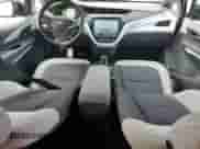 2021 Chevrolet Bolt EV LT z VIN 1G1FY6S02M4101891, wystawiony jako Copart lot #59881283 z przebiegiem 20 727 mil mil oraz . Historia ofert i sprzedaży dostępna na DreamBid. Obrazek 8.