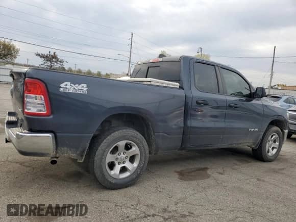 2019 Ram 1500 Tradesman z VIN 1C6SRFCT4KN662300, wystawiony jako Copart lot #52959345 z przebiegiem 133 477 mil mil oraz Szkoda całkowita • Salvage title. Historia ofert i sprzedaży dostępna na DreamBid. Obrazek 3.