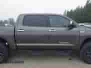 2013 Toyota Tundra Limited с VIN 5TFHW5F16DX289624, выставлен на аукционе IAAI как лот 42431374 с пробегом 115 432 миль миль и . История ставок и продаж доступна на DreamBid. Изображение 13.