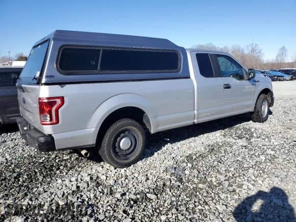 2017 Ford F-150 XL with VIN 1FTFX1CF3HKE39026, listed as a Copart auction lot 43138075 with 155,236 mi miles and Clean title. Bid and sale history available at DreamBid. Image 3.