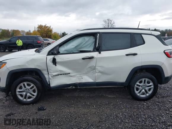 2018 Jeep Compass Sport с VIN 3C4NJDAB0JT117883, выставлен на аукционе IAAI как лот 43464152 с пробегом 90 397 миль миль и . История ставок и продаж доступна на DreamBid. Изображение 13.