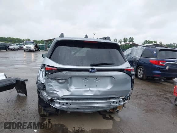 2025 Subaru Forester Limited z VIN JF2SLDRCXSH564300, wystawiony jako IAAI lot #42963580 z przebiegiem 6 546 mil mil oraz . Historia ofert i sprzedaży dostępna na DreamBid. Obrazek 17.