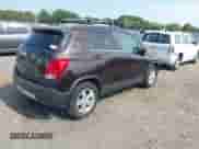 2015 Chevrolet Trax LT z VIN KL7CJLSB6FB115464, wystawiony jako IAAI lot #42995772 z przebiegiem 96 663 mil mil oraz . Historia ofert i sprzedaży dostępna na DreamBid. Obrazek 4.
