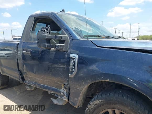 2019 Ford F-250 XL with VIN 1FTBF2A65KED60862, listed as a IAAI auction lot 42913739 with 183,711 mi miles and . Bid and sale history available at DreamBid. Image 13.