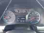 2019 Chevrolet Traverse LS z VIN 1GNERFKW7KJ186981, wystawiony jako IAAI lot #43303144 z przebiegiem 130 898 mil mil oraz . Historia ofert i sprzedaży dostępna na DreamBid. Obrazek 7.