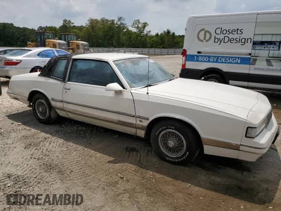1988 Chevrolet Monte Carlo с VIN 1G1GZ11H6JP121941, выставлен на аукционе Copart как лот 55831985 с пробегом 65 680 миль миль и Чистый • Clean title. История ставок и продаж доступна на DreamBid. Изображение 4.