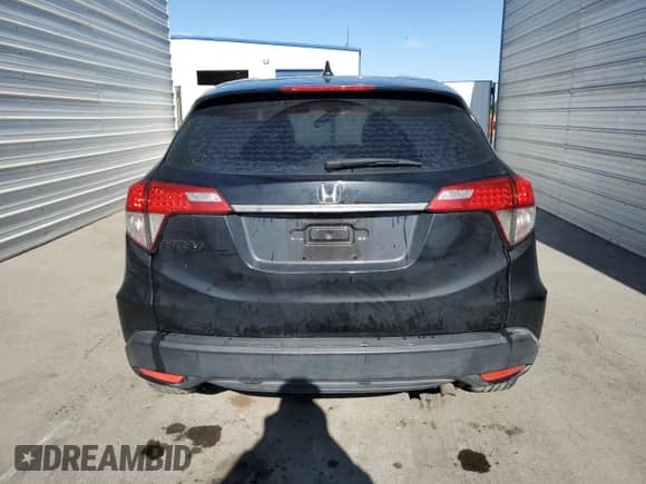 2019 Honda HR-V LX z VIN 3CZRU5H3XKG709003, wystawiony jako Copart lot #84524605 z przebiegiem 156 040 mil mil oraz Czysty tytuł • Clean title. Historia ofert i sprzedaży dostępna na DreamBid. Obrazek 6.