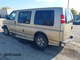 2006 Chevrolet Express Cargo YF7 Upfitter z VIN 1GBFG15T861104483, wystawiony jako IAAI lot #43454831 z przebiegiem 146 301 mil mil oraz . Historia ofert i sprzedaży dostępna na DreamBid. Obrazek 3.
