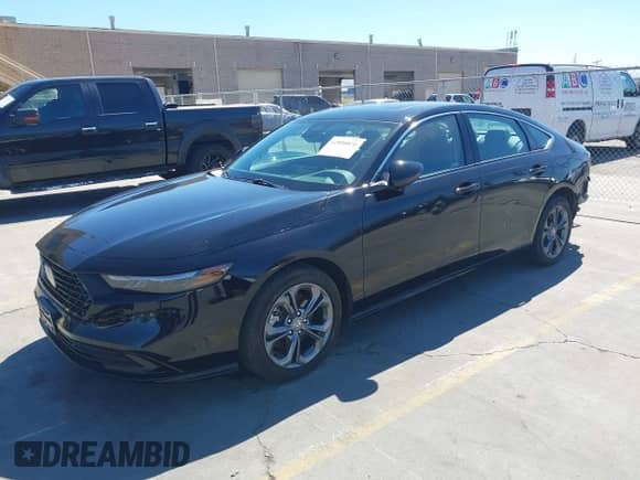 2024 Honda Accord EX-L z VIN 1HGCY2F62RA089589, wystawiony jako IAAI lot #42888876 z przebiegiem 45 855 mil mil oraz . Historia ofert i sprzedaży dostępna na DreamBid. Obrazek 18.