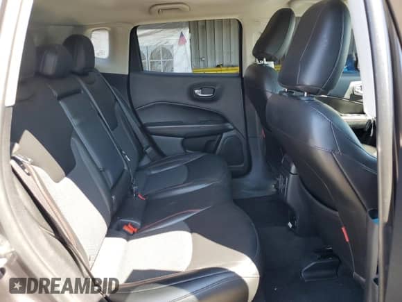 2019 Jeep Compass Trailhawk z VIN 3C4NJDDB5KT721183, wystawiony jako Copart lot #68775535 z przebiegiem 95 345 mil mil oraz Szkoda całkowita • Salvage title. Historia ofert i sprzedaży dostępna na DreamBid. Obrazek 10.