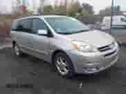 2004 Toyota Sienna XLE z VIN 5TDBA22C24S024151, wystawiony jako IAAI lot #43378168 z przebiegiem 153 965 mil mil oraz . Historia ofert i sprzedaży dostępna na DreamBid. Obrazek 1.