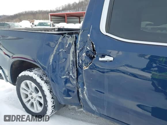 2022 Chevrolet Silverado 1500 LTZ z VIN 2GCUDGED8N1511011, wystawiony jako IAAI lot #41378959 z przebiegiem 30 665 mil mil oraz . Historia ofert i sprzedaży dostępna na DreamBid. Obrazek 19.