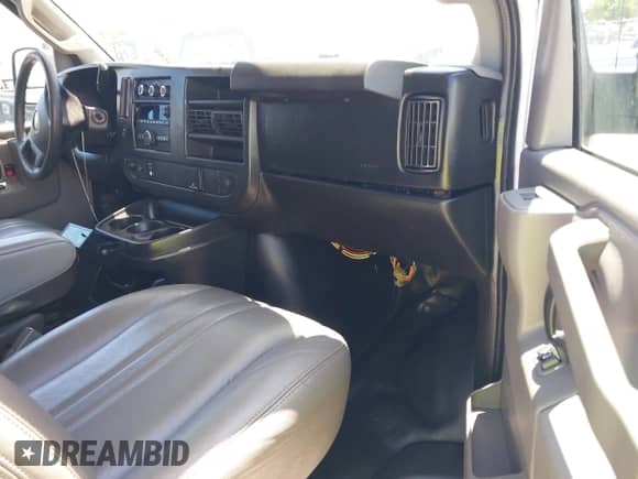 2017 Chevrolet Express Cargo with VIN 1GCWGBFF3H1133838, listed as a IAAI auction lot 42582422 with 92,332 mi miles and . Bid and sale history available at DreamBid. Image 5.
