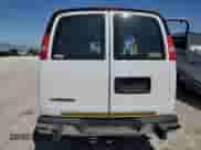 2018 Chevrolet Express Cargo с VIN 1GCWGAFG4J1906387, выставлен на аукционе Copart как лот 64312715 с пробегом 56 836 миль миль и Списание • Salvage title. История ставок и продаж доступна на DreamBid. Изображение 6.