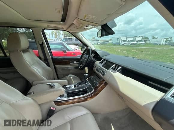 2010 Land Rover Range Rover Sport HSE with VIN SALSF2D41AA251579, listed as a Copart auction lot 59035625 with 243,104 mi miles and Clean title. Bid and sale history available at DreamBid. Image 5.