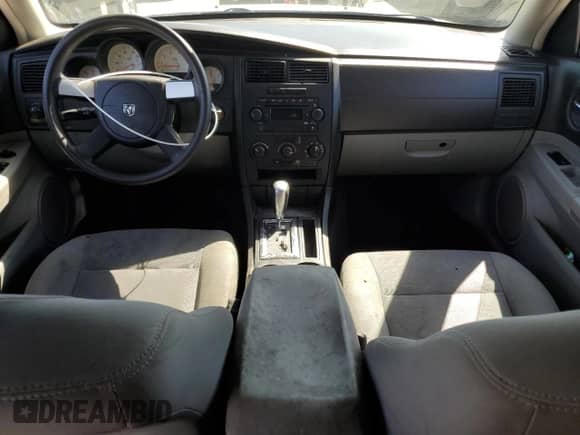 2006 Dodge Magnum with VIN 2D4FV47T66H368953, listed as a Copart auction lot 69677574 with 155,318 mi miles and Clean title. Bid and sale history available at DreamBid. Image 8.