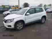 2016 Volkswagen Tiguan S с VIN WVGAV7AXXGW526892, выставлен на аукционе IAAI как лот 43387391 с пробегом 119 494 миль миль и . История ставок и продаж доступна на DreamBid. Изображение 17.