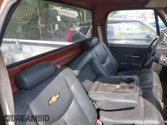 1987 Chevrolet Blazer с VIN 1GNEV18H5HF107357, выставлен на аукционе IAAI как лот 43011529 с пробегом 688 362 миль миль и . История ставок и продаж доступна на DreamBid. Изображение 8.
