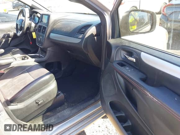 2016 Dodge Grand Caravan R/T z VIN 2C4RDGEG7GR219578, wystawiony jako IAAI lot #43382989 z przebiegiem 180 270 mil mil oraz . Historia ofert i sprzedaży dostępna na DreamBid. Obrazek 5.