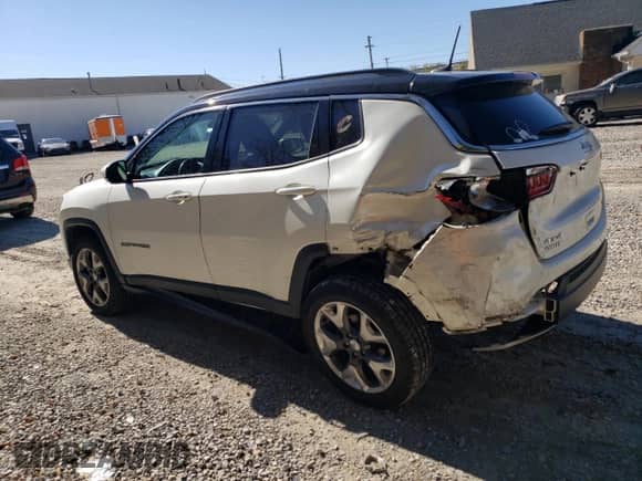 2019 Jeep Compass Limited with VIN 3C4NJDCB6KT629954, listed as a Copart auction lot 82418815 with 90,579 mi miles and Salvage title. Bid and sale history available at DreamBid. Image 2.