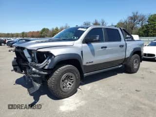 2024 Ram 1500 TRX z VIN 1C6SRFU98RN223534, wystawiony jako Copart lot #69794775 z przebiegiem 8 896 mil mil oraz Szkoda całkowita • Salvage title. Historia ofert i sprzedaży dostępna na DreamBid. Obrazek 1.