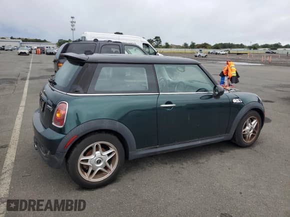 2010 MINI Hardtop S with VIN WMWMF7C53ATZ72754, listed as a Copart auction lot 83887425 with 45,760 mi miles and Clean title. Bid and sale history available at DreamBid. Image 3.