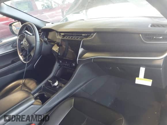 2024 Jeep Grand Cherokee Limited with VIN 1C4RJHBG9R8559039, listed as a IAAI auction lot 42518798 with 15,156 mi miles and . Bid and sale history available at DreamBid. Image 5.