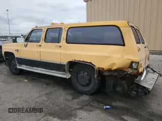 1988 Chevrolet Suburban с VIN 1GNGR26K1JF166137, выставлен на аукционе Copart как лот 81096714 с пробегом 76 455 миль миль и Списание • Salvage title. История ставок и продаж доступна на DreamBid. Изображение 2.