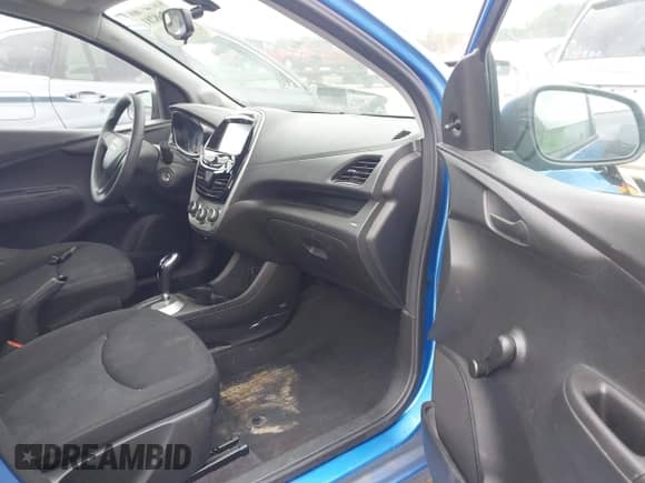 2017 Chevrolet Spark LS z VIN KL8CB6SA4HC791300, wystawiony jako IAAI lot #42768281 z przebiegiem 85 744 mil mil oraz . Historia ofert i sprzedaży dostępna na DreamBid. Obrazek 5.