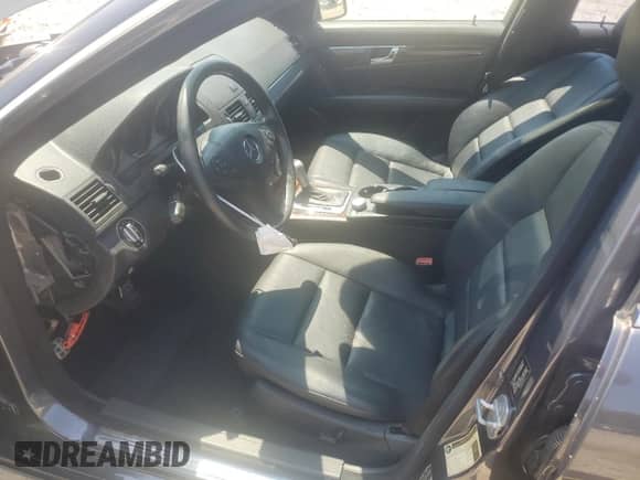 2010 Mercedes-Benz C 300 Sport с VIN WDDGF5EB1AR130733, выставлен на аукционе Copart как лот 67221705 с пробегом 137 815 миль миль и На запчасти • Non repairable. История ставок и продаж доступна на DreamBid. Изображение 7.