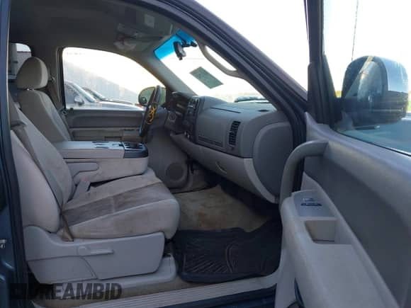 2009 GMC Sierra 1500 z VIN 2GTEK23M991126580, wystawiony jako IAAI lot #43412742 z przebiegiem 254 344 mil mil oraz . Historia ofert i sprzedaży dostępna na DreamBid. Obrazek 5.