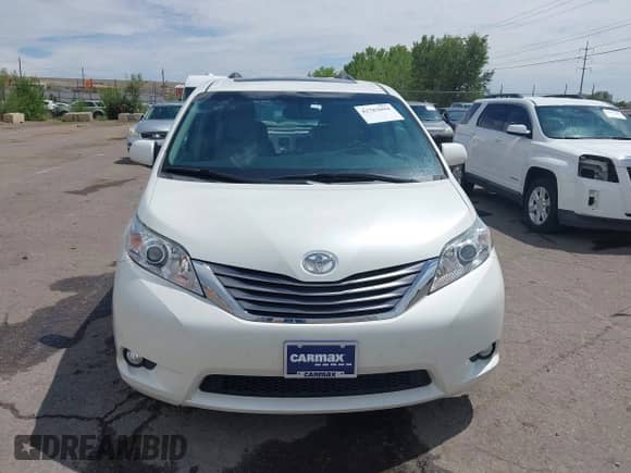 2017 Toyota Sienna XLE Auto Access Seat z VIN 5TDYZ3DC6HS880404, wystawiony jako IAAI lot #42783694 z przebiegiem 67 525 mil mil oraz . Historia ofert i sprzedaży dostępna na DreamBid. Obrazek 12.