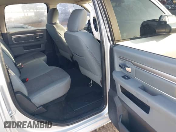 2017 Ram 1500 Big Horn z VIN 3C6RR6LT1HG640531, wystawiony jako IAAI lot #42411444 z przebiegiem 161 301 mil mil oraz . Historia ofert i sprzedaży dostępna na DreamBid. Obrazek 8.