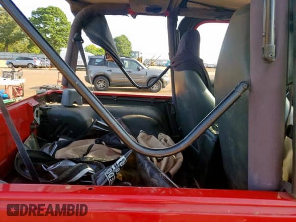 2000 Jeep Wrangler SE with VIN 1J4FA29P6YP703375, listed as a Copart auction lot 66914735 with 174,624 mi miles and Salvage title. Bid and sale history available at DreamBid. Image 10.
