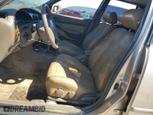 1995 Toyota Camry LE z VIN JT2SK12E4S0292376, wystawiony jako Copart lot #80361575 z przebiegiem 283 257 mil mil oraz Nie do naprawy • Non repairable. Historia ofert i sprzedaży dostępna na DreamBid. Obrazek 7.