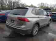 2020 Volkswagen Tiguan S с VIN 3VV1B7AX3LM127590, выставлен на аукционе IAAI как лот 40852532 с пробегом 62 465 миль миль и . История ставок и продаж доступна на DreamBid. Изображение 4.